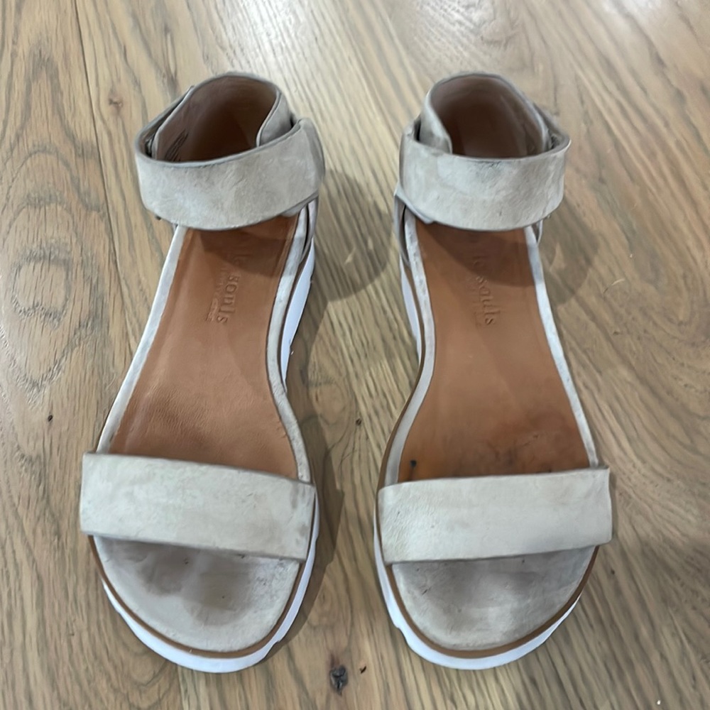 Kenneth Cole size 7 sandals